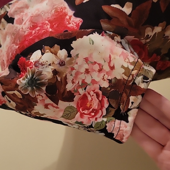 Sapphyra Floral Body Con Dress Small NWT - Picture 3 of 6